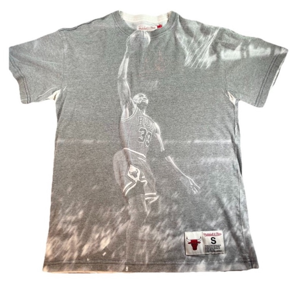 Mitchell &‎ Ness Collectible Scottie Pippen Basketball Tee Size Small